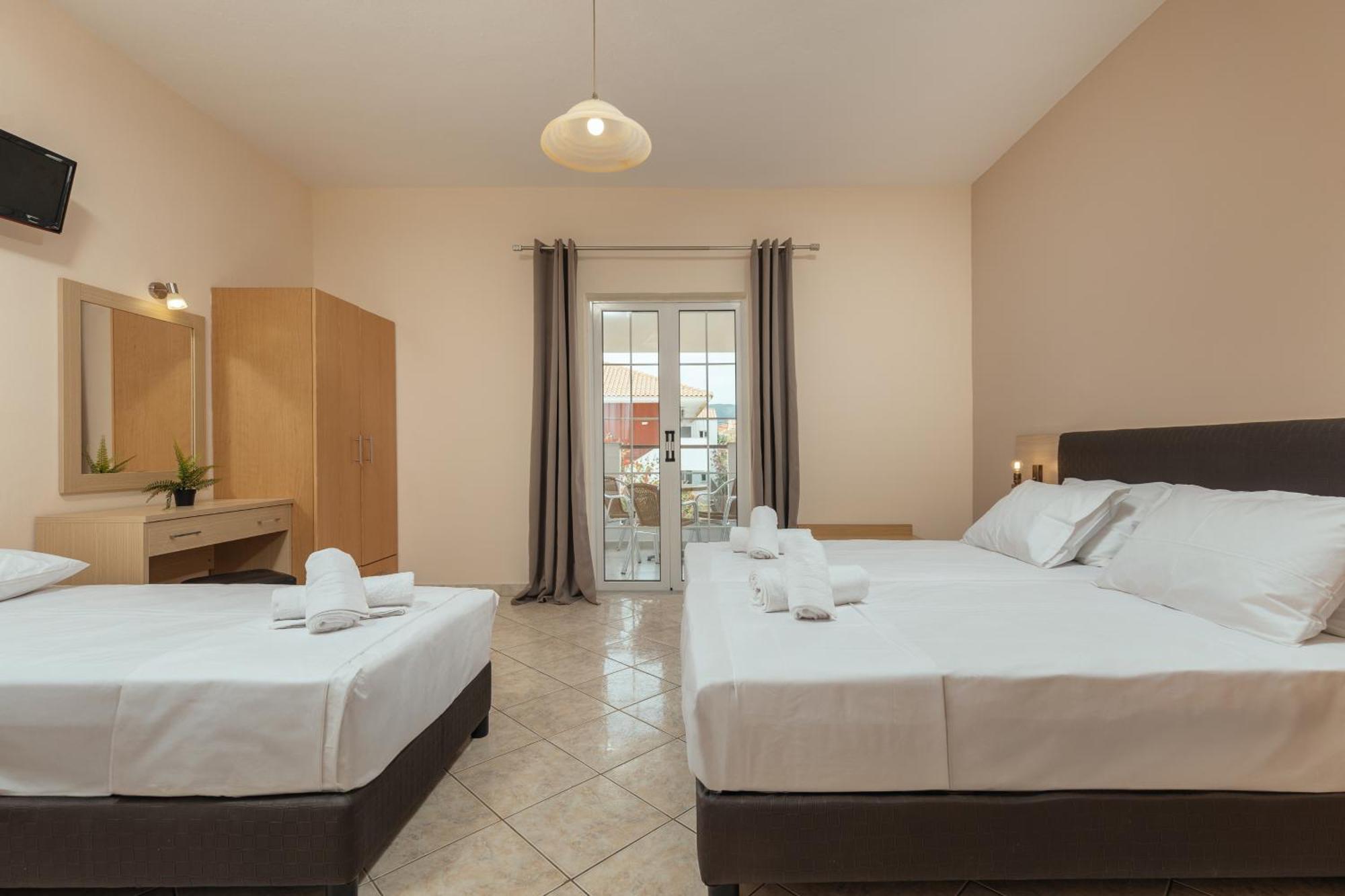 Yakinthos Hotel Laganas Ngoại thất bức ảnh