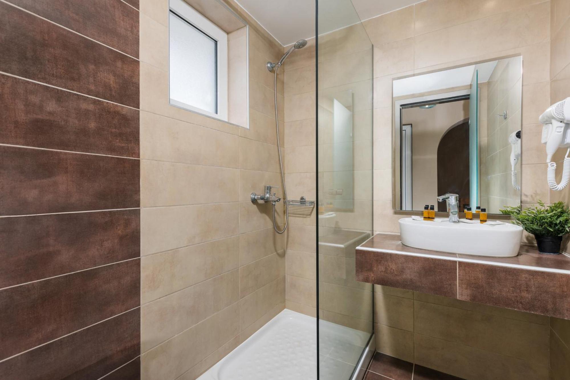 Yakinthos Hotel Laganas Ngoại thất bức ảnh