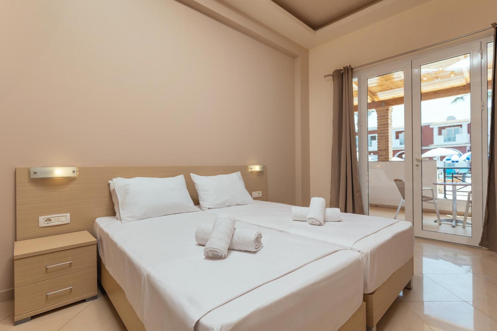 Yakinthos Hotel Laganas Ngoại thất bức ảnh