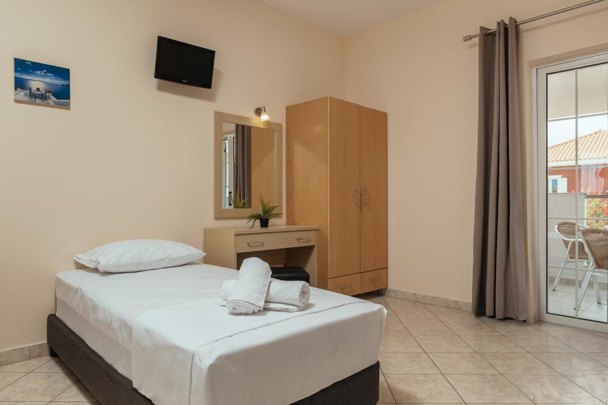 Yakinthos Hotel Laganas Ngoại thất bức ảnh