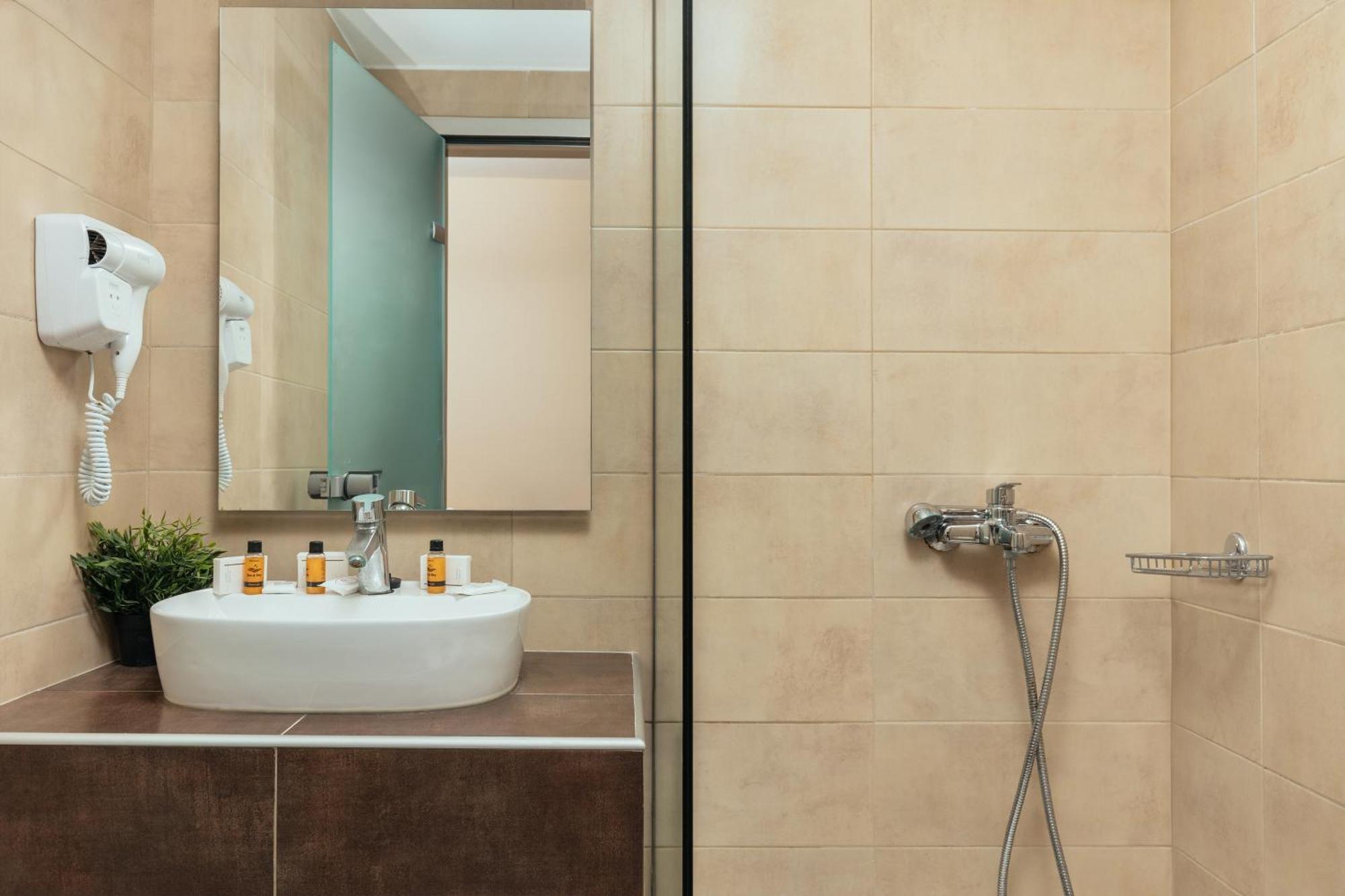 Yakinthos Hotel Laganas Ngoại thất bức ảnh